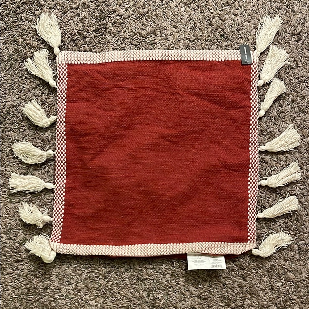 NWT Set of 2 Red Tassel Accent Pillow Covers